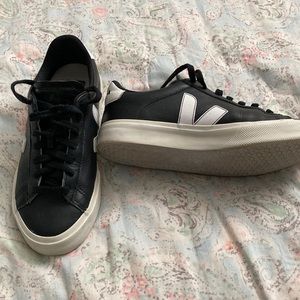 Leather Veja shoes. Size 7 black-and-white.